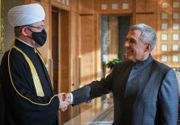 Муфтий Гайнутдин и Рустам Минниханов обсудили 1100-летие официального принятия ислама народами Волжской Булгарии