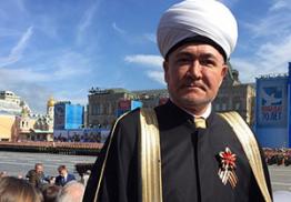 Муфтий шейх Равиль Гайнутдин поздравляет соотечественников с Днем Победы