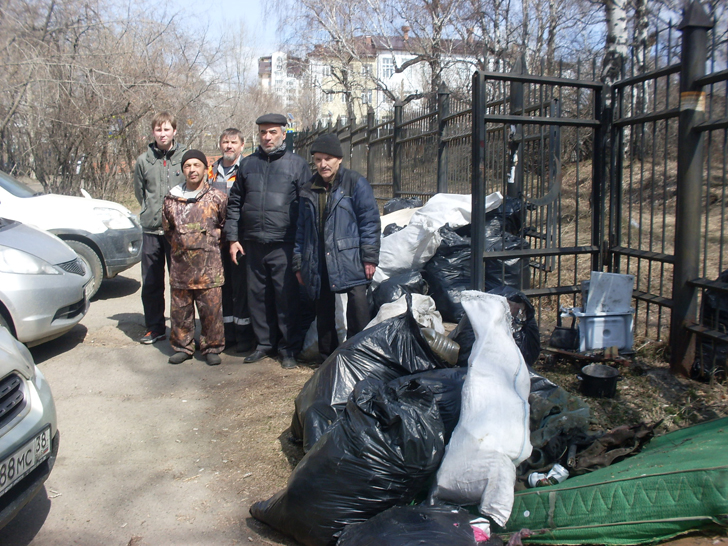 Субботник на кладбище